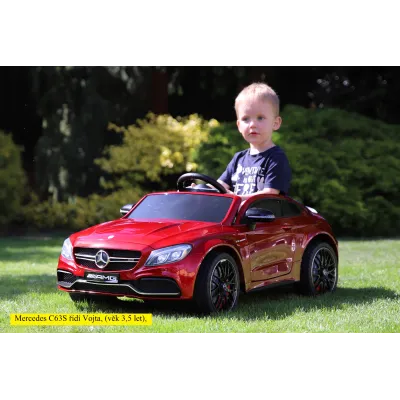 Mercedes C63S AMG s 2,4G, jednomístný, vínová metalíza Mercedes C63S AMG s 2,4G, jednomístný, vínová metalíza