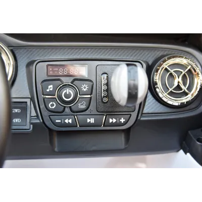 Mercedes X-Class 4x4 POLICIE 911 s 2,4G, FM, rocking horse, dvoumístný Mercedes X-Class 4x4 POLICIE 911 s 2,4G, FM, rocking horse, dvoumístný