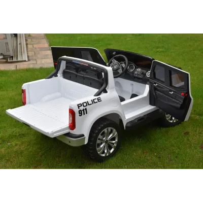 Mercedes X-Class 4x4 POLICIE 911 s 2,4G, FM, rocking horse, dvoumístný Mercedes X-Class 4x4 POLICIE 911 s 2,4G, FM, rocking horse, dvoumístný