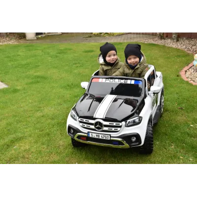 Mercedes X-Class 4x4 POLICIE 911 s 2,4G, FM, rocking horse, dvoumístný Mercedes X-Class 4x4 POLICIE 911 s 2,4G, FM, rocking horse, dvoumístný