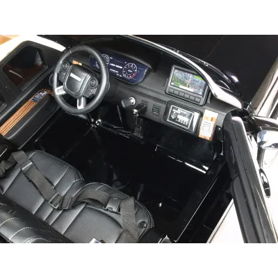 Range Rover HSE s 2.4G, náhonem 4x4, lakovaný černý Range Rover HSE s 2.4G, náhonem 4x4, lakovaný černý