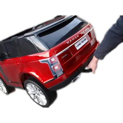 Range Rover HSE s 2.4G, náhonem 4x4, lakovaný černý Range Rover HSE s 2.4G, náhonem 4x4, lakovaný černý