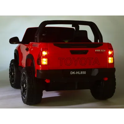 Toyota Hilux Rugged-X s 2.4G, 4x4, dvoumístná, modrá metalíza Toyota Hilux Rugged-X s 2.4G, 4x4, dvoumístná, modrá metalíza