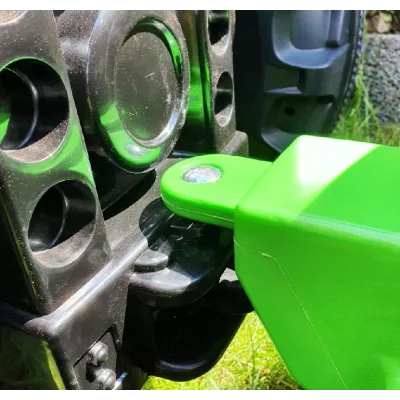 Traktor Big Farm s 2,4G zelený nebo žlutý + 4 kolový vlek zelený, modrý nebo vlek s cisternou Traktor Big Farm s 2,4G zelený nebo žlutý + 4 kolový vlek zelený, modrý nebo vlek s cisternou