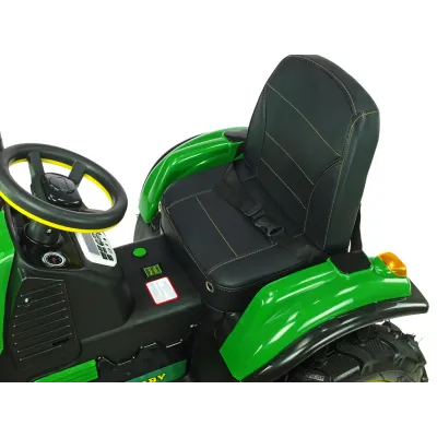 Traktor Hello s 2,4G, gumovými nafukovacími koly, cisternovým vlekem a stříkačkou, zelený Traktor Hello s 2,4G, gumovými nafukovacími koly, cisternovým vlekem a stříkačkou, zelený
