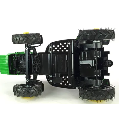 Traktor Hello s 2,4G, gumovými nafukovacími koly, cisternovým vlekem a stříkačkou, zelený Traktor Hello s 2,4G, gumovými nafukovacími koly, cisternovým vlekem a stříkačkou, zelený