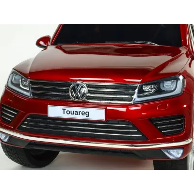 Volkswagen Touareg s 2,4G, vínová metalíza Volkswagen Touareg s 2,4G, vínová metalíza