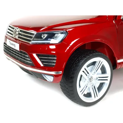 Volkswagen Touareg s 2,4G, vínová metalíza Volkswagen Touareg s 2,4G, vínová metalíza