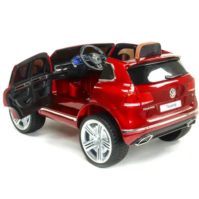 Volkswagen Touareg s 2,4G, vínová metalíza Volkswagen Touareg s 2,4G, vínová metalíza