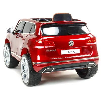 Volkswagen Touareg s 2,4G, vínová metalíza Volkswagen Touareg s 2,4G, vínová metalíza