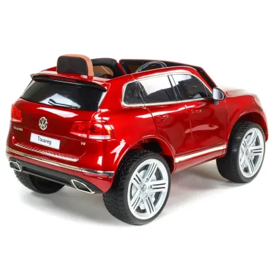 Volkswagen Touareg s 2,4G, vínová metalíza Volkswagen Touareg s 2,4G, vínová metalíza