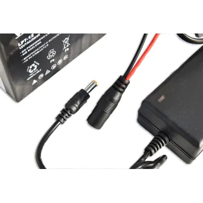 Nabíječka 24V / 800mA s LED diodou a nástavcem pro nabíjení baterie mimo vozítko