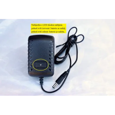 Nabíječka 24V / 800mA s LED diodou a nástavcem pro nabíjení boxu s baterií mimo vozítko Nabíječka 24V / 800mA s LED diodou a nástavcem pro nabíjení boxu s baterií mimo vozítko
