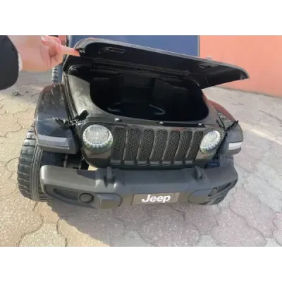 Elektrické autíčko Jeep Wrangler, Jednomístné, černé, Koženková sedadla, Rádio s Bluetooth přehrávačem, SD / USB vstup, Pohon 4x