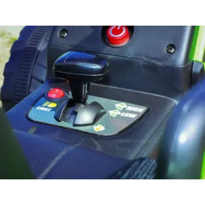 Elektrický Traktor Workers s vlečkou, zelený, Pohon zadních kol, 12V baterie, Plastová kola, široké sedadlo, 2,4 GHz Dálkový ovl