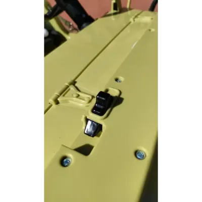 Elektrické autíčko USA ARMY 4×4 – žluté, 3‑místné