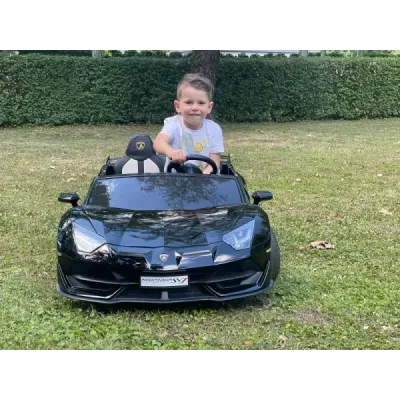 Elektrické autíčko Lamborghini Aventador 24V Dvoumístné, černé lakované, 2,4 GHz DO, Měkké PU Sedadla, LCD Displej, odpružení, v