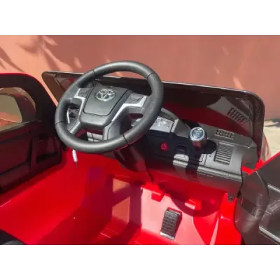 Elektrické autíčko Toyota Landcruiser 12V, černé, Koženkové sedátko, 2,4 GHz dálkové ovládání, USB/AUX Vstup, Odpružení, 12V bat