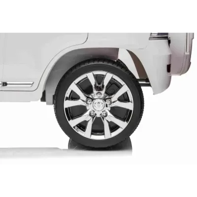 Elektrické autíčko Toyota Landcruiser 12V, bílé, Koženkové sedátko, 2,4 GHz dálkové ovládání, USB/AUX Vstup, Odpružení