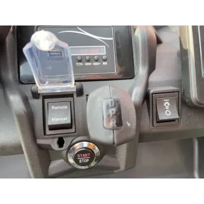 Elektrické autíčko Can-am Maverick, zelený, dvoumístné, odpružená zadní náprava, 2,4 Ghz dálkové ovládání, přenosná baterie, 4 x