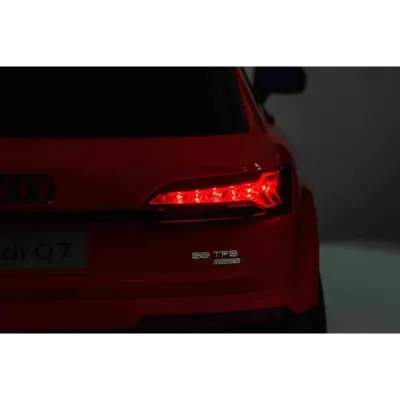 Elektrické autíčko Audi Q7 12V – červené, jedno‑místné
