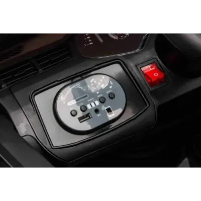 Elektrické autíčko Audi Q7 12V – červené, jedno‑místné