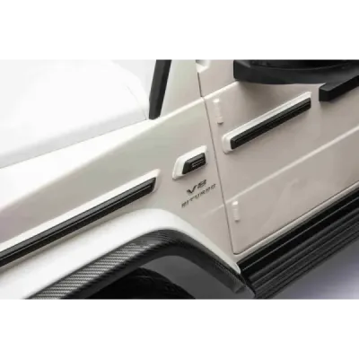 Elektrické autíčko Mercedes-Benz G63 AMG 4x4² Dvoumístné 12V, bílé, MP3 Přehrávač s USB/AUX vstupem, Pohon 4x4, Baterie 12V14Ah,