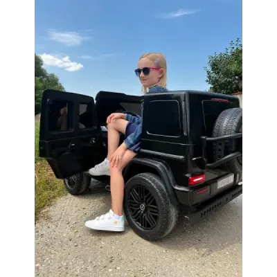 Elektrické autíčko Mercedes-Benz G63 AMG 4x4² Dvoumístné 12V, bílé, MP3 Přehrávač s USB/AUX vstupem, Pohon 4x4, Baterie 12V14Ah,